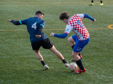 Fotbal: Chvalšiny zvládly přátelák na umělce v Krumlově. Novosedly přehrály o pět branek