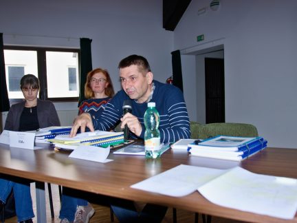 Lidé zaplnili volarskou radnici: Rekonstrukce silnice mezi Blažejovicemi a Volary budí emoce