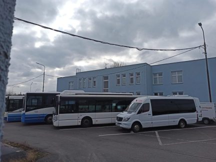 Zdražení jízdného v autobusech kvůli dražším pohonným hmotám kraj nyní neplánuje