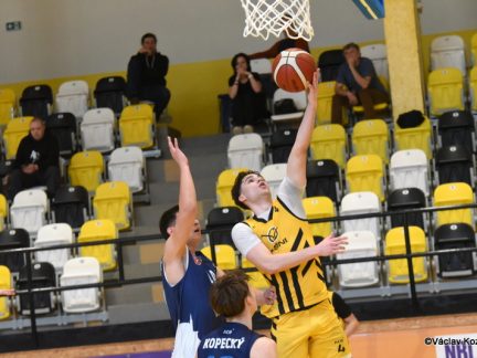 VIDEO: Mladí Sršni přišli o body až v poslední čtvrtině