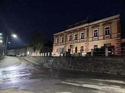 V Chýnově řeší havárii vody na náměstí