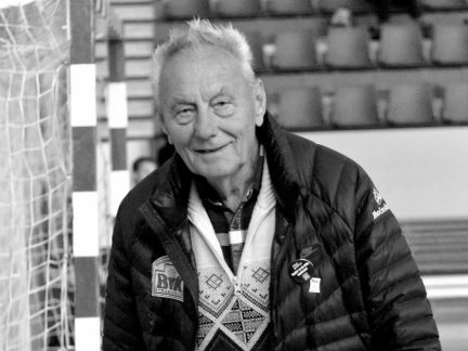 Pocta velikánovi. Strakonická sportovní hala ponese název Miloslava Vondřičky