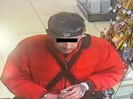 V souvislosti s poškozeným autobusem na prachatickém nádraží pátrá policie po neznámém muži