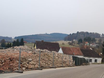 Větřní připravuje plochu pro nákupní zónu. Na investora čeká