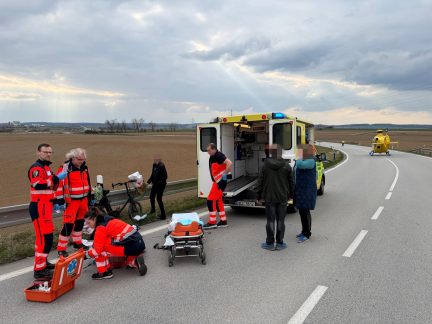 U Horusic se střetlo auto s cyklistkou. Zraněnou ženu do nemocnice transportoval vrtulník