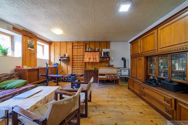 Prodej lesní a výletní restaurace Harrachovky u Tábora.-5