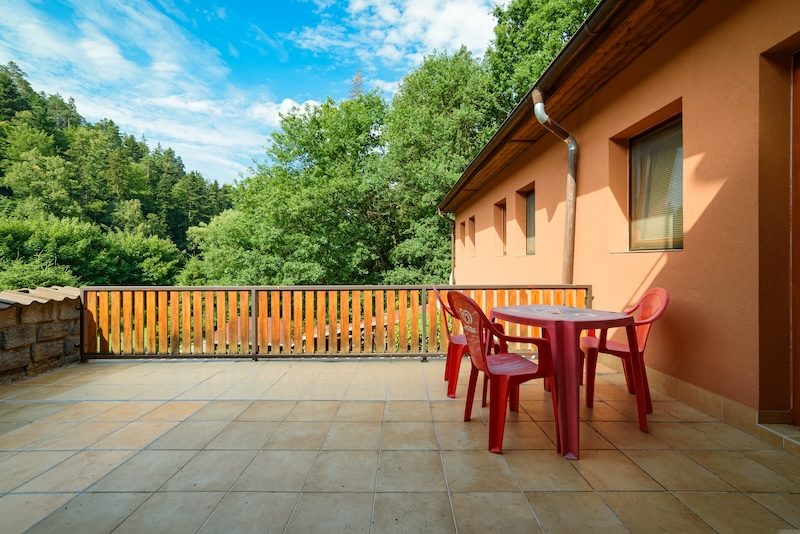 Prodej lesní a výletní restaurace Harrachovky u Tábora.-6