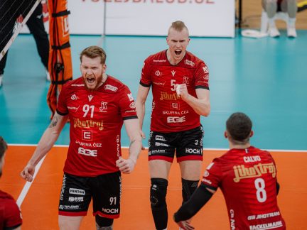 Jihostroj začal play off výhrou nad Kladnem