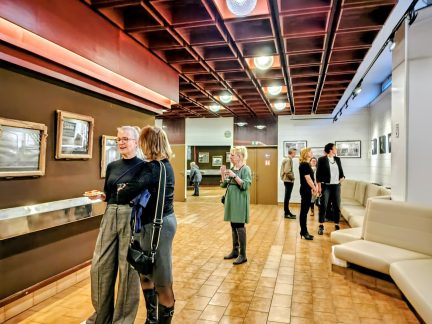 Sezimovo Ústí hostí výtvarníky Soběslavska, vernisáž zaplnila Spektrum