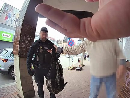 Opilec předvedl u budějovického nádraží pořádné divadlo. Nadýchal 3,29 promile