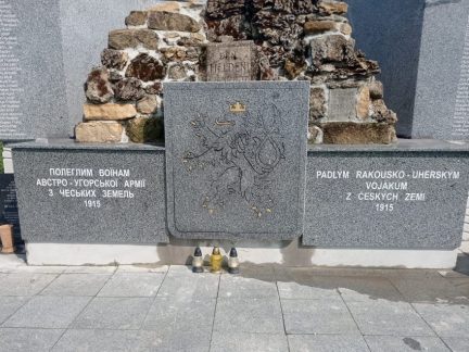 O podpoře ukrajinské vesnice se v Hradci vedl živý spor. Peníze nelze poslat přímo obci