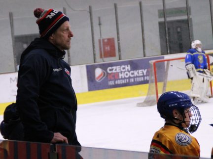 Hokej: Hlavně si prý nehrát na velkého trenéra. Žáci Motoru míří do cíle