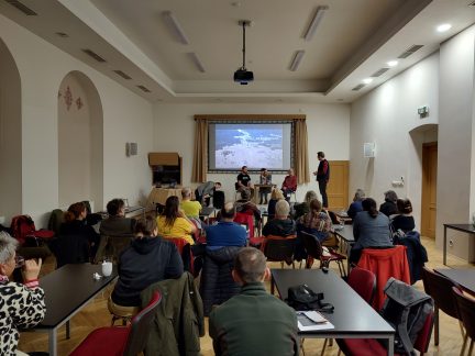 U hranic s Českem má vyrůst větrný park s 19 turbínami. Odpůrci chtějí zastavení projektu