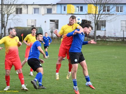 VIDEO: Derby vítěze po čtyřech gólech nepoznalo. Meteor na první jarní výhru čeká i po návštěvě Dražic