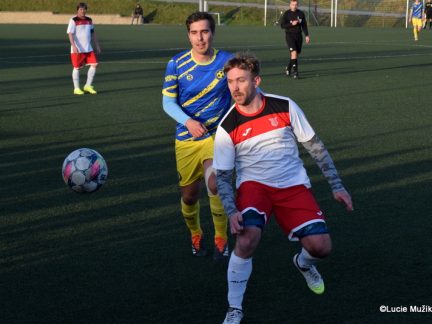 Albrechtice nasázely Hradišti půltucet, střelecky zářil Petr Velek