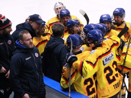 Hokej: Dorost hostí v nedělním semifinále Pardubice. Kemp osmnáctky se třemi hráči Motoru