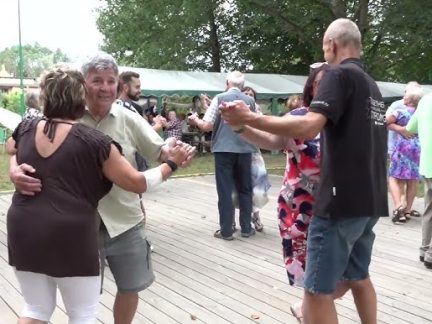 Boj o dechovku. Božejáci rozjeli petici za Písničky pro radost v Českém rozhlase