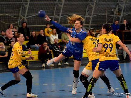 Skvělý výkon píseckých házenkářek připravil Dunajskou Stredu o neporazitelnost