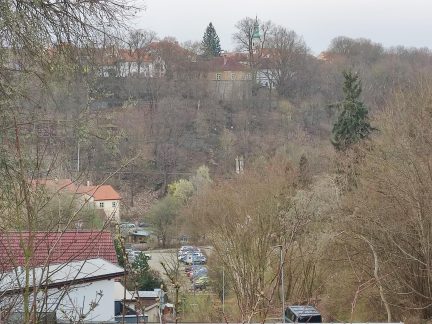 Zřícená zídka v Holečkových sadech je zabezpečená. Město Tábor prověřuje i okolní terén