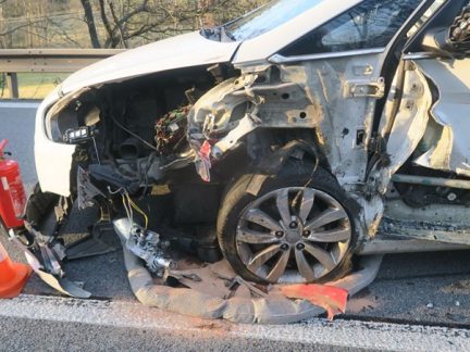 U Sedlice se čelně střetla dvě auta. Za nehodou stál zřejmě mikrospánek