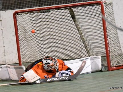 Švantláci si pod světly pěkně zastříleli. Pedagog ale dlouho zlobil