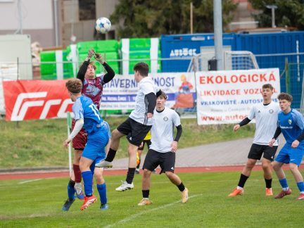 Fotbal: Zápas staršího dorostu mezi Krumlovem a Veselím rozhodla jediná trefa