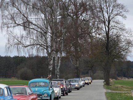 Veterány vyrazily na vyjížďku Od kostela ke kostelu