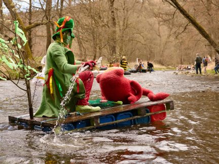 Asijské bistro, řezníci i jeptišky. Malenice si užily další ročník neckyády