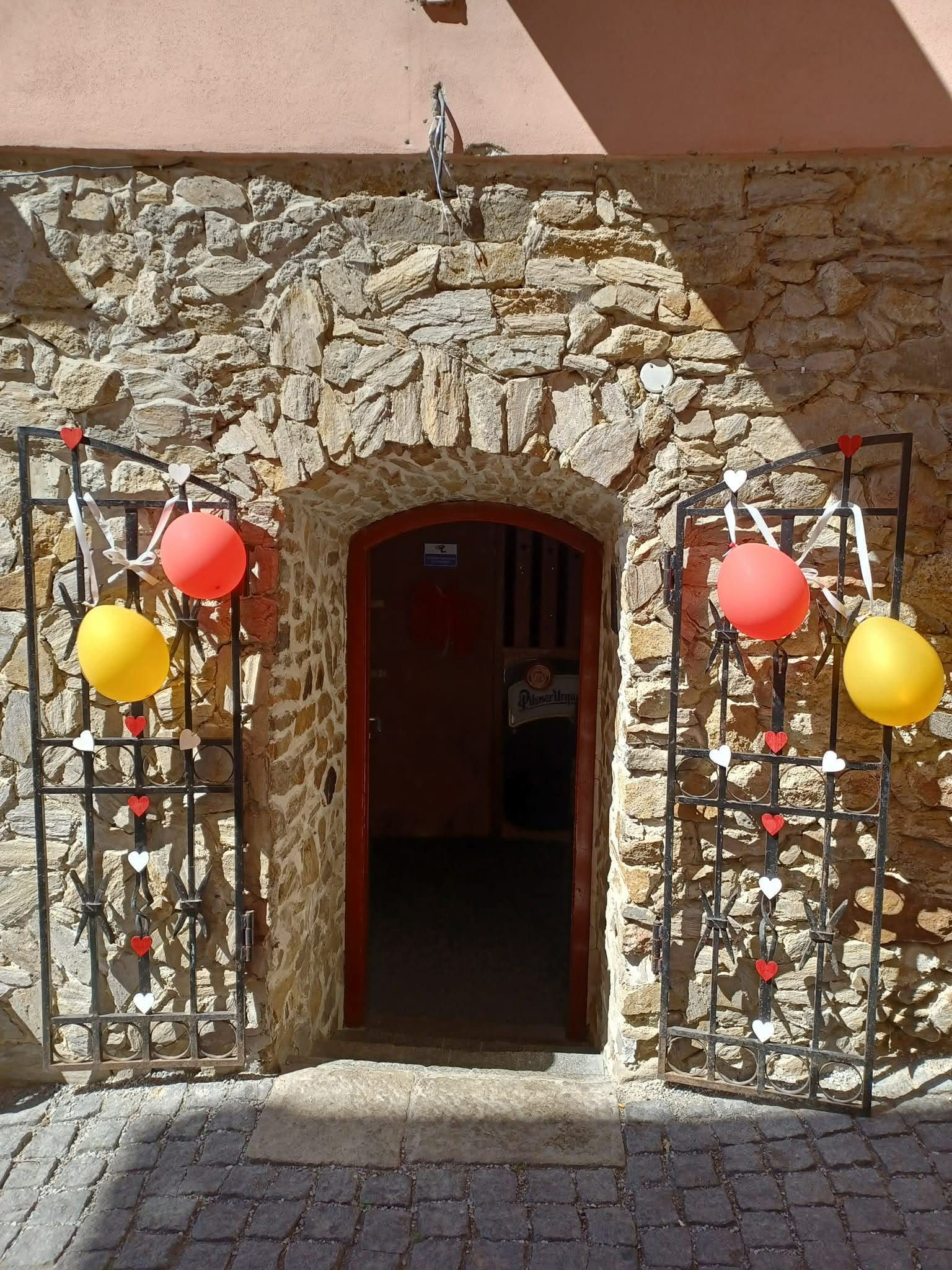 Pronájem baru, restaurace, disco, svatby, oslavy.-1