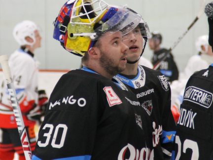 Hokej: Dvořák vychytal nájezdy. Všechny individuální trofeje by vyměnil za titul