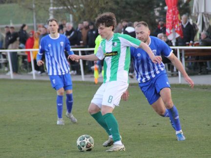 Fotbal: Přibrzdit lídra. Malši plán dlouho vycházel, Strakonicím trefil výhru Keclík