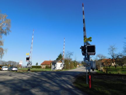 Na Českobudějovicku se na několik dní uzavře přejezd v Černém Dubu