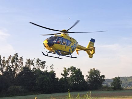 V Prachaticích srazil autobus ženu. U nehody zasahoval vrtulník