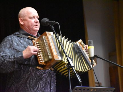 Na Branické heligonky dorazil plný sál příznivců lidové muziky