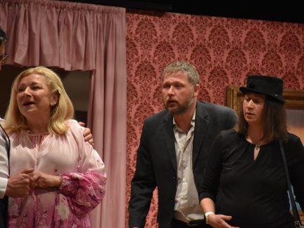 Příběh o chamtivých příbuzných v podání Forbíny jistebnické publikum bavil