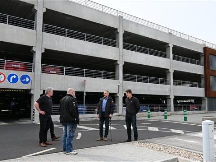 Písek hledá cestu, jak zvládnout parkování, inspiraci čerpá v jiných městech