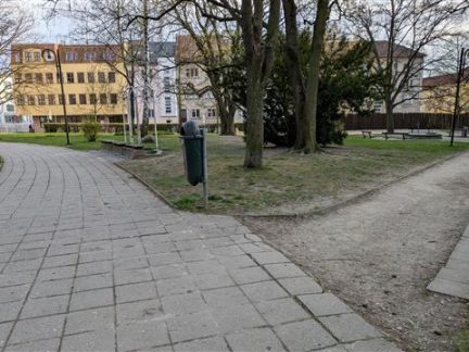 Rekonstrukci Husova náměstí v Písku bude v létě hotová. Na park dohlédnou kamery