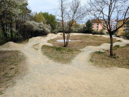 Pumptrack na budějovickém Výstavišti boduje, minibikepark na Máji čeká otevíračka