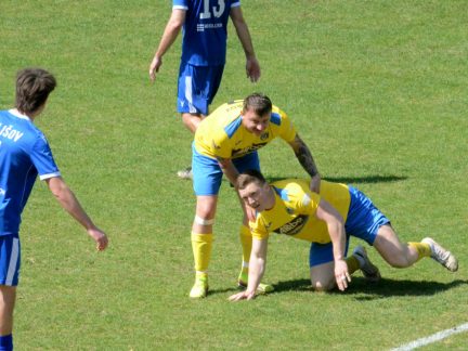 Vzepětí Lišova odskákal i Kovářov. Pomohl kiks brankáře