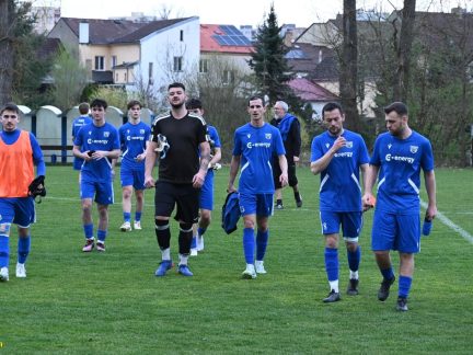VIDEO: Čekání Sokola na první jarní výhru pokračuje i po sedmém klání. Domácí zápas se Strunkovicemi rozhodl jediný gól
