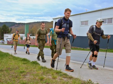 Krok za krokem přes Šumavu: Military Death March spojil 1400 lidí ve vytrvalosti i vzpomínkách
