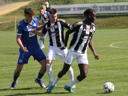 Fotbal: Porážka Dynama B s lídrem. Na Složišti se hrálo podle kladenských not