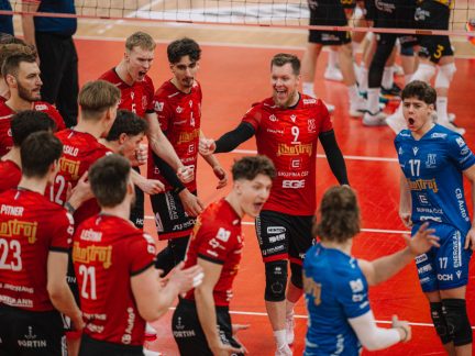 Jihostroj se utká s Libercem o třetí místo. O bronz se porveme, ujišťuje trenér Šmejkal