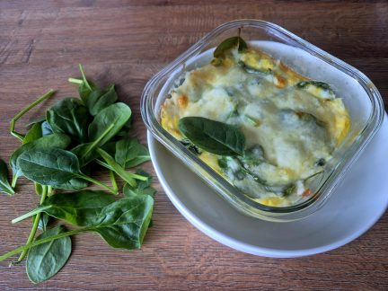 DOBROTY: Zapečená vejce se špenátem a sýrem