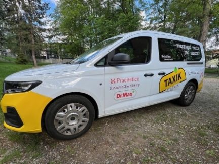 Taxík Maxík se v Prachaticích těší stále větší oblibě. Město službu zdraží