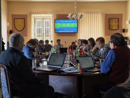 Složení škodní komise je po dvou měsících známé. Týn řeší, kdo zaplatí milionové škody po prohraném sporu