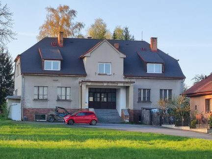 Ve Skrýchově u Opařan se obyvatelé zalekli přestavby kulturního domu na sociální byty