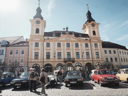 Velké náměstí v Písku patřilo oslavám 50. výročí Veteran Car Clubu