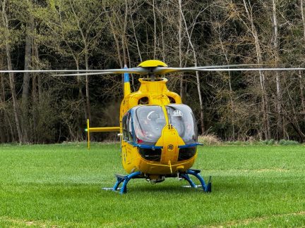 Při srážce dvou aut v Ločenicích byli zranění tři dospělí a dítě