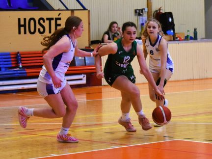 Strakonické juniorky doma dvakrát neuspěly, o extraligu si zahrají v baráži